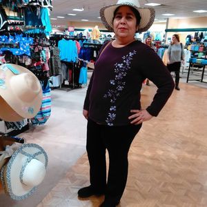 Meet your Posher, Elva